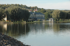 Their hotel looks so peaceful when they're not there...